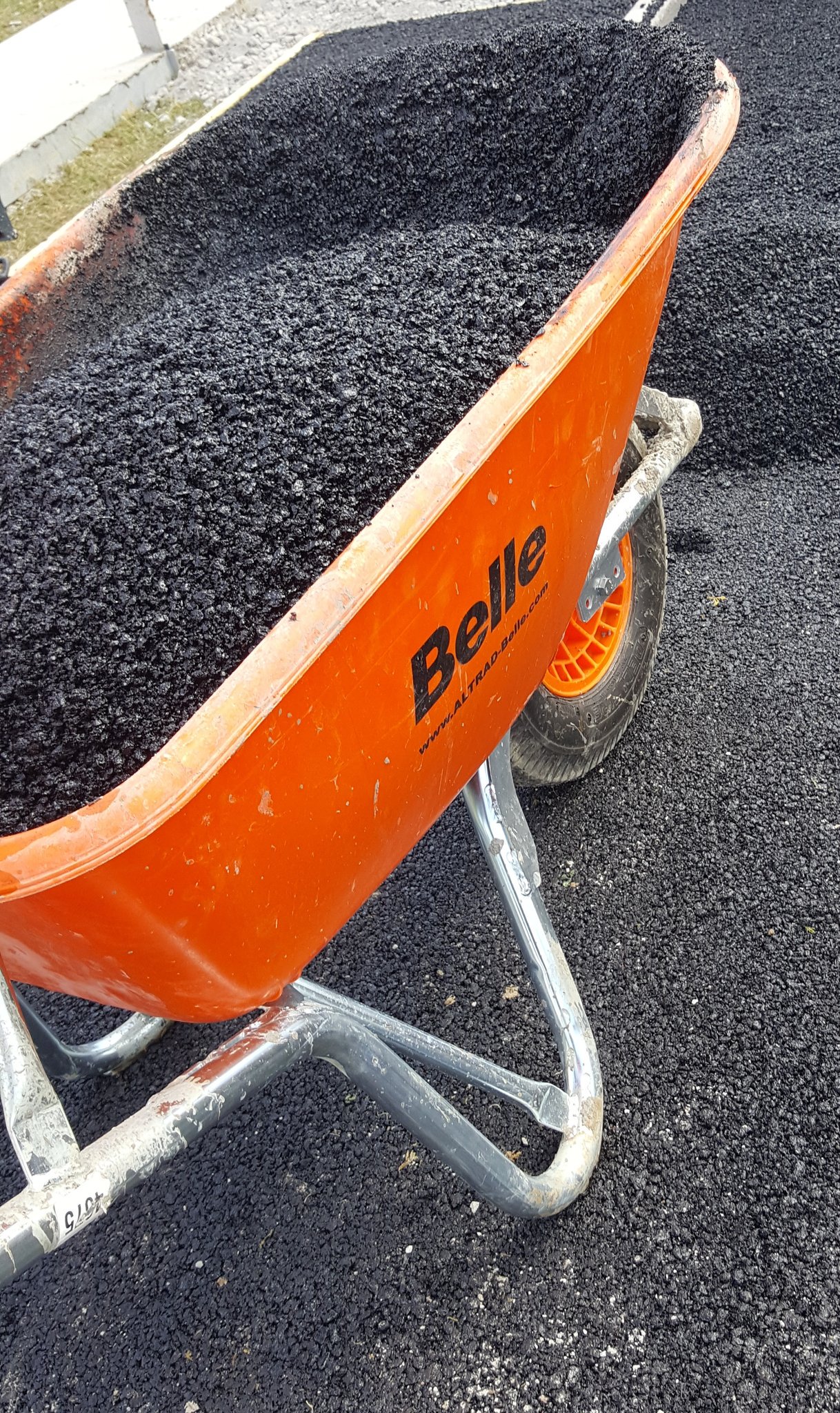 Altrad belle 2024 warrior wheelbarrow