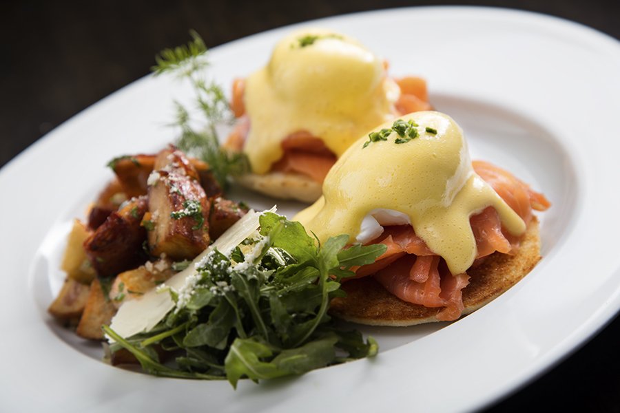 Time to make your  brunch plans! Join us this weekend for $18.95 bottomless mimosas with any entree purchase! (1.5 hour limit) #EggsBenedict #WeekendBrunch