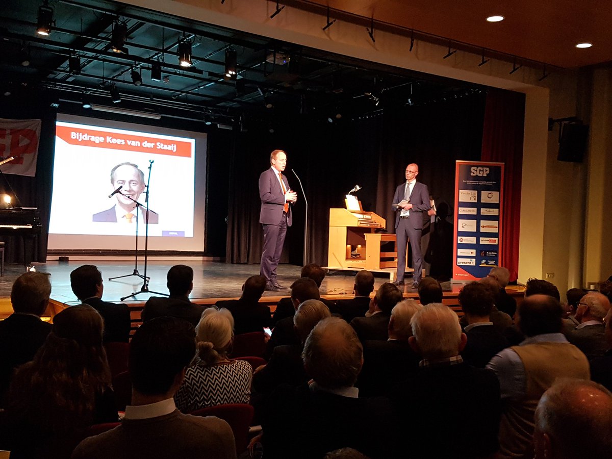 Vanavond technische begeleiding campagneavond <a href="/SGPKAMPEN/">SGP KAMPEN</a> . Gewoon zorgen dat het verstaanbaar is. Met <a href="/keesvdstaaij/">Kees van der Staaij</a>
<a href="/EibertSpaan/">Eibert Spaan</a> en de kandidaten