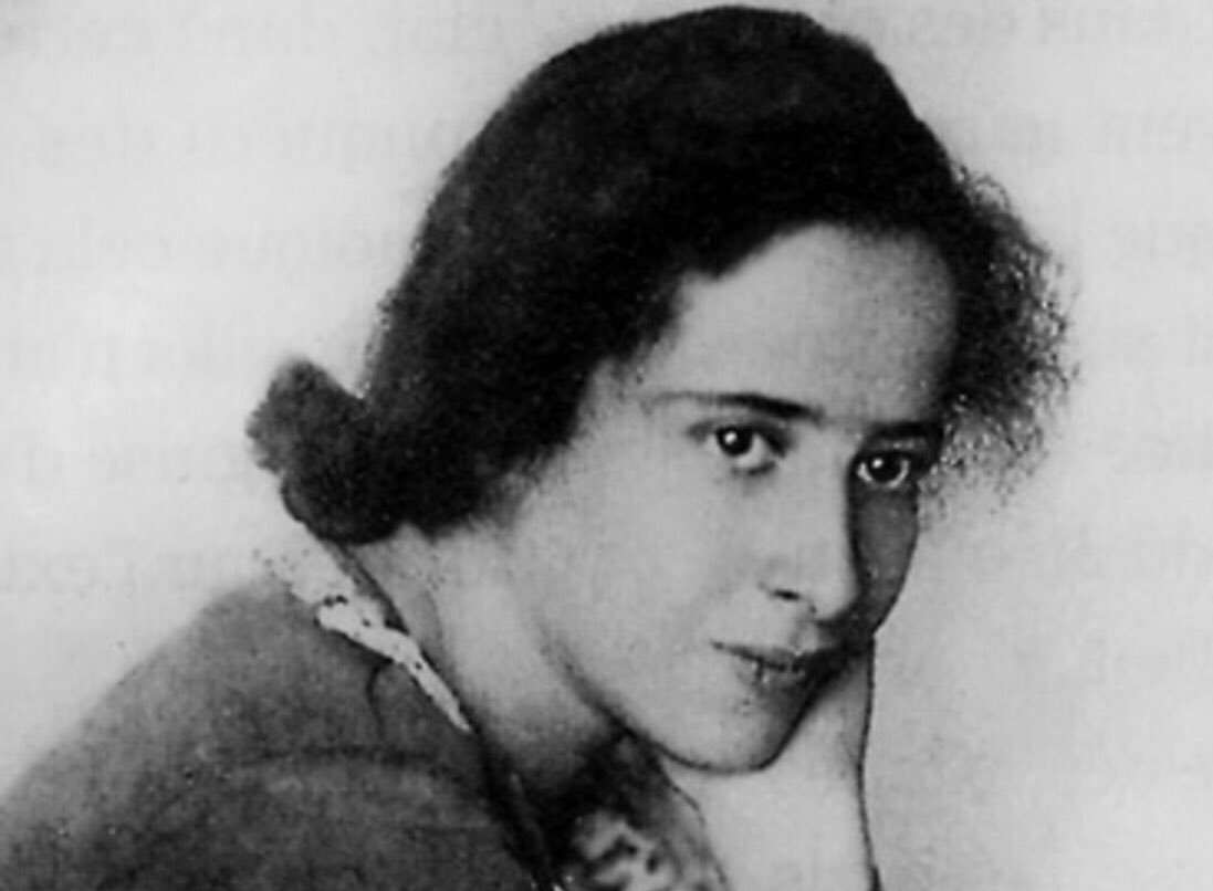 coherence_e's tweet photo. « La liberté d'opinion est une farce si l'information sur les faits n'est pas garantie et si ce ne sont pas les faits eux-mêmes qui font l'objet du débat. »
Hannah Arendt https://t.co/rmrKxtUJ92