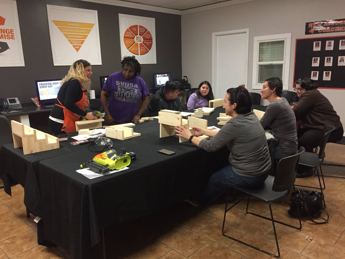 AsmDee's tweet photo. Great Job Karla on last nights Do it Herself clinic here at The Grove! #6674 #DIH #spicerack https://t.co/2btTbjsAvt