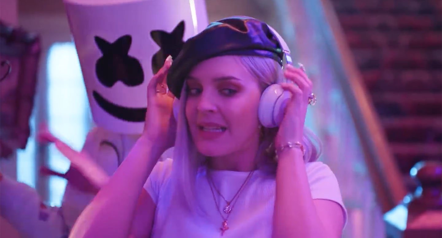 Parade Magazine Twitter पर Marshmello And Anne Marie Unveil Video For Friends T Co Xtiaqocqny T Co Jg635fzrzj Twitter