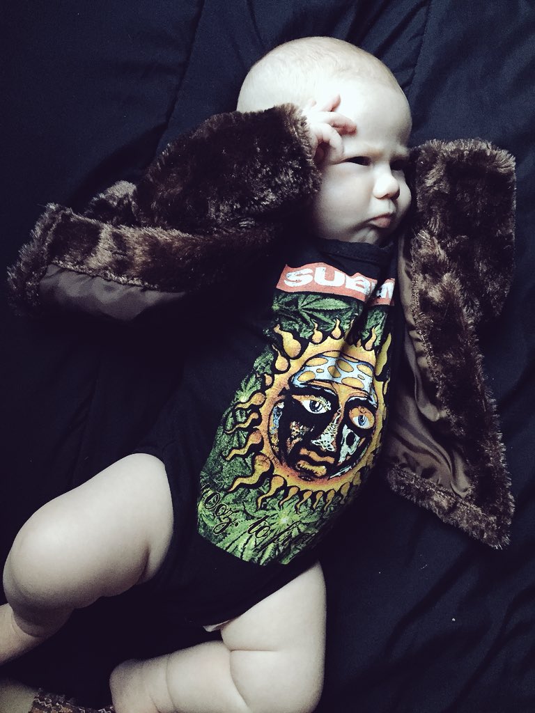 pnwgypsy's tweet photo. Check out my baby// little miss Juniper Faye is 2 months and 11 days old// it’s crazy to see how much personality she already has 💕💯😭✨🌿 @sublime https://t.co/umFbBC2SrZ