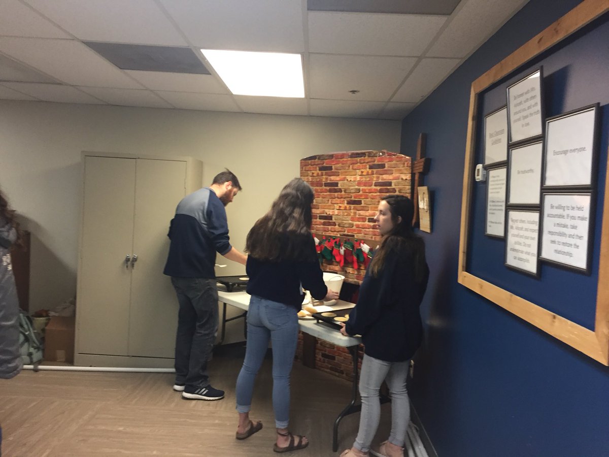 POPHSchapel's tweet photo. Thank you to everyone who came to Pancakes and Perfect love this morning!! https://t.co/SkdVXBc0fX