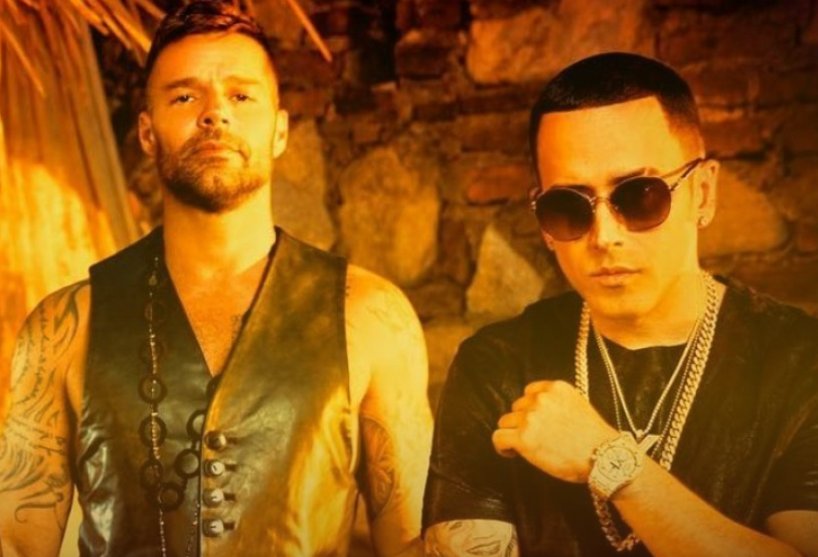 GamavisionEcu's tweet photo. Los cantantes @RickyMartinW junto a @wisinyyandel anunciaron el estreno de “Fiebre”. Más: https://t.co/wDyP4Ply9W https://t.co/24h50kd4Cz