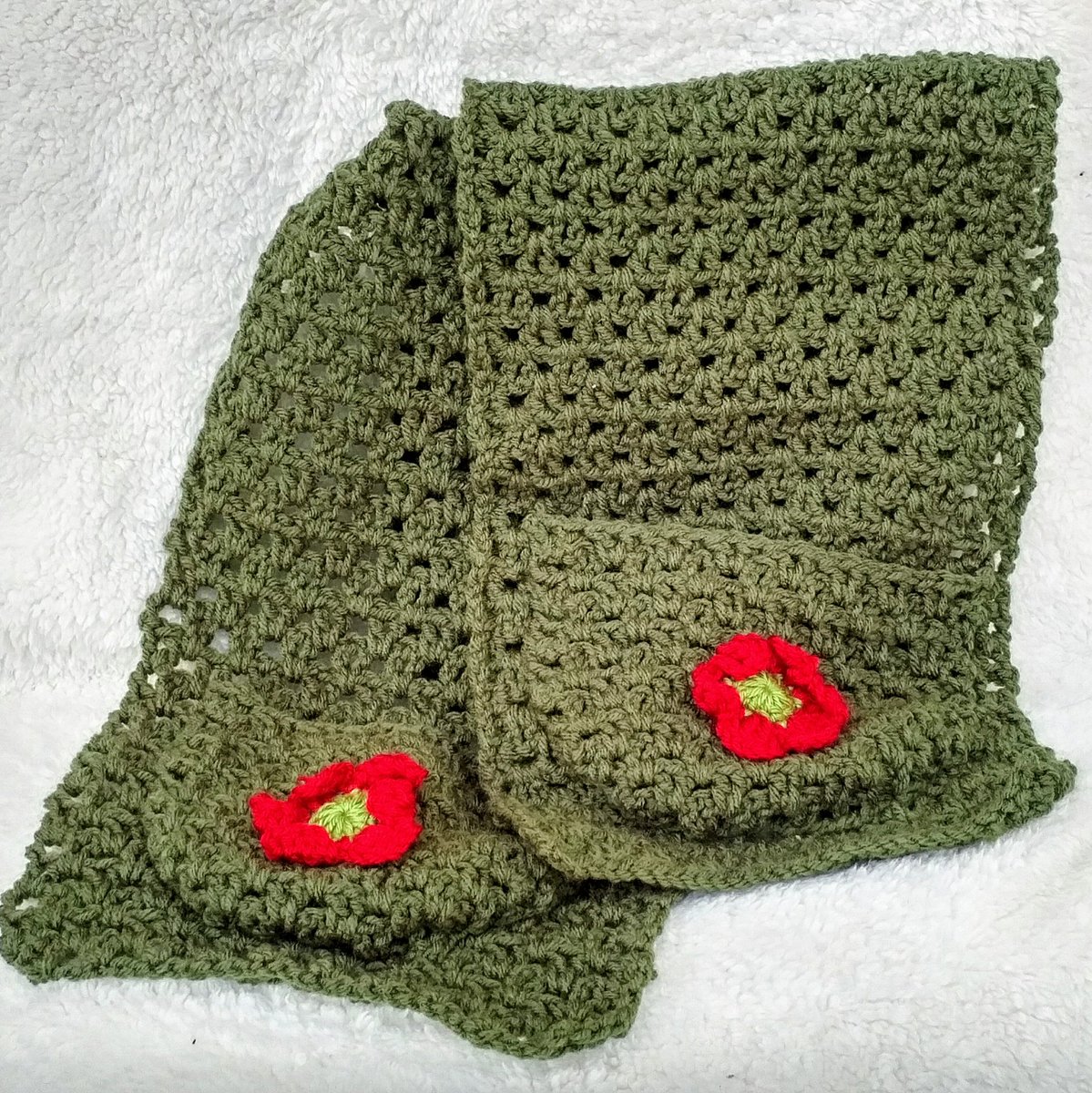 Knockoutknittin's tweet photo. $40 - Pocket Scarf https://t.co/AcdD6ziQqu  #accessories #scarf #90s #handmade #flower #blossom #pockets #winteraccessories #winterfashion #winterwonderland #snowchic #style #winterwear #Handmade #warm #canadianmade #canadianwinter #matchingset #ladyswear #ladyswag #uniquegift https://t.co/oD0FGhGYkZ