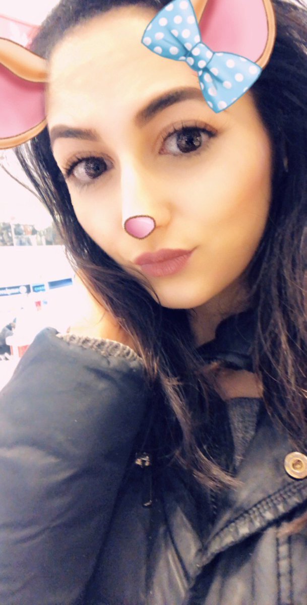 prinzezzcharmin's tweet photo. Came here to get my #browsdone at the @BenefitBeauty #BenefitCosmetics #BrowBar at @Macys 💁🏻‍♀️💞 (at @Macys in New York, NY) https://t.co/gRRpN1yvux https://t.co/e4fK7SRokB