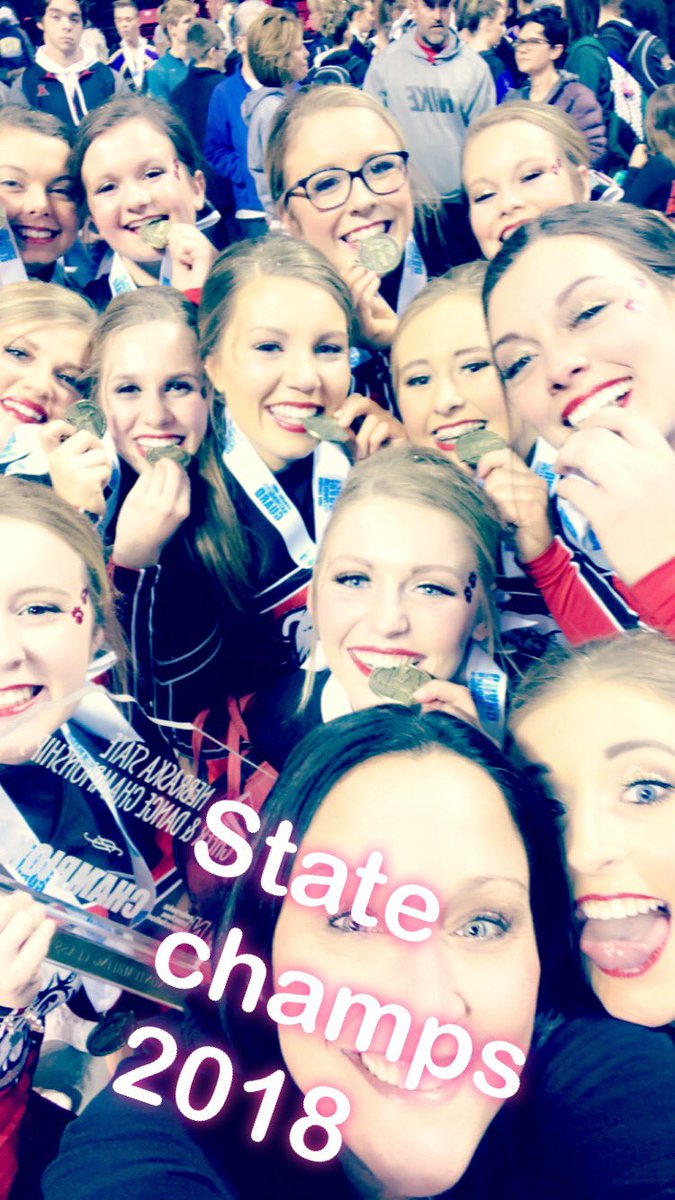 JoHamilicious's tweet photo. What an amazing feeling it is 🍾 #no4peat WE DID IT ❤️ STATE CHAMPS 2018 https://t.co/R447rtJViu