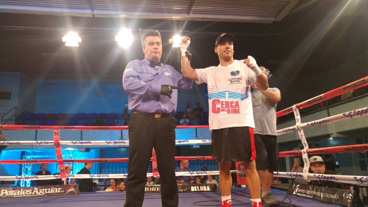 cercadelring's tweet photo. En el segundo combate complementario en el estadio de la @FABoxArg #DanielCombi venció por nocaut técnico en el primer asalto a #CarlosAnaya , en categoría superligero #CDREnTodosLados https://t.co/s2eNOMK9Fd