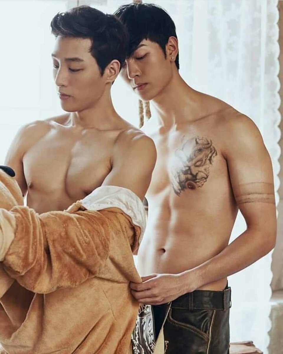 BAsian23's tweet photo. https://t.co/p1iallpTvA 💕😨😨 https://t.co/Dum9K5zWnp