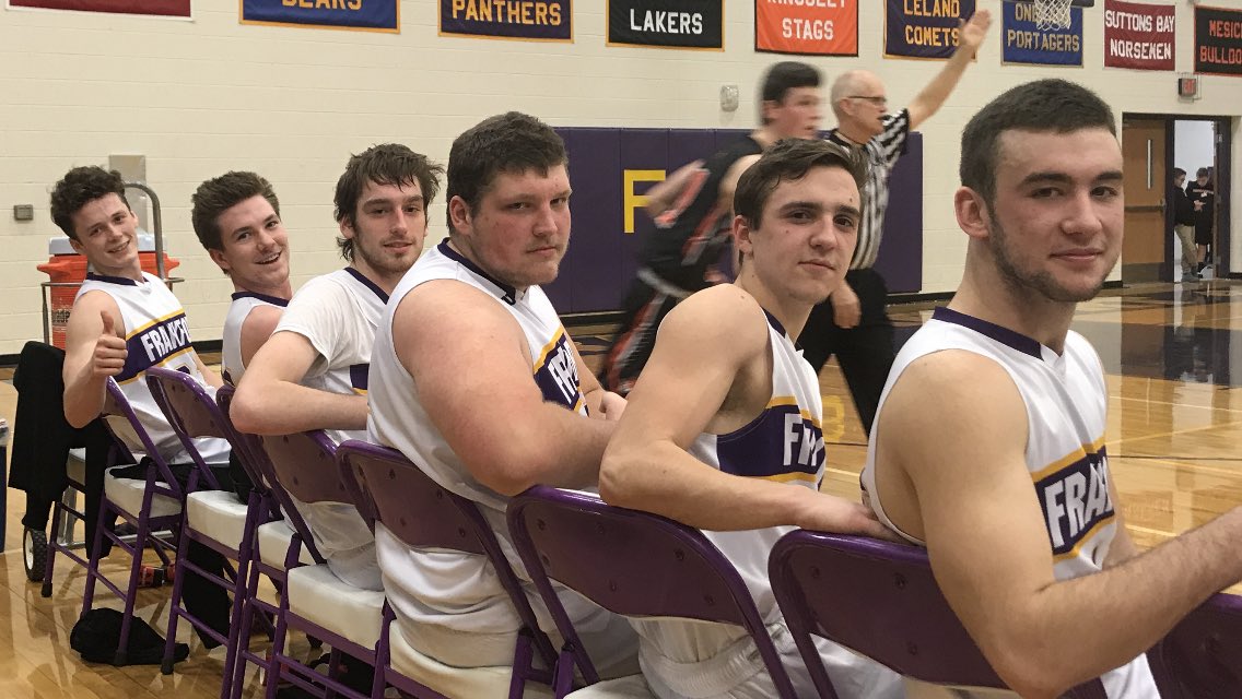 FEAS_Panthers's tweet photo. Thank you seniors! https://t.co/1ml7dgCShV