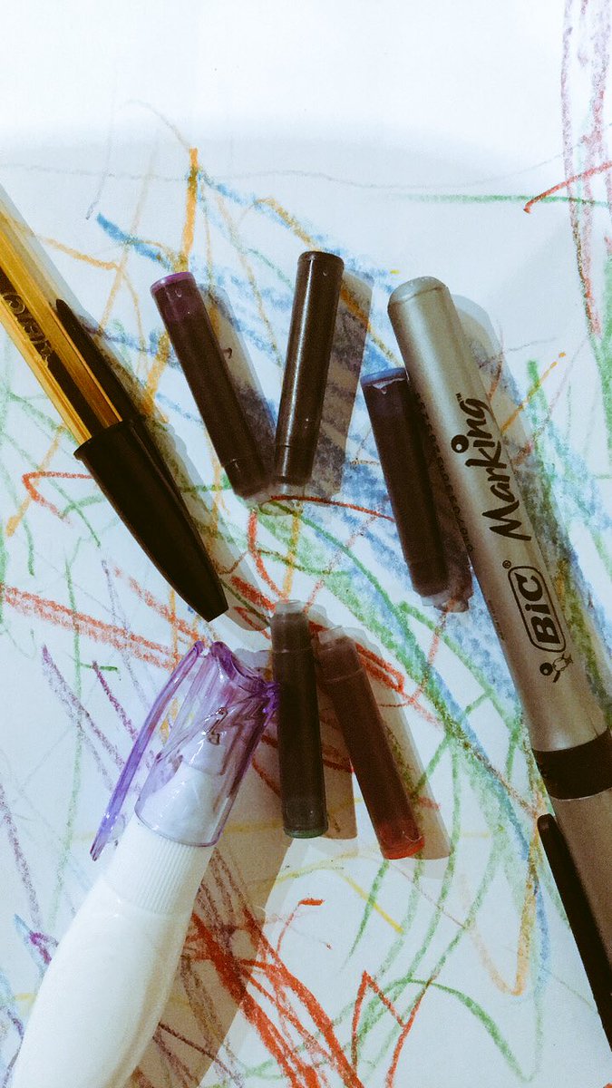 Lieutenant_Lili's tweet photo. Nouveaux dessins en cours #bic #stylos #dessins #todraw #basic #wip https://t.co/iGbD7Y20Ub