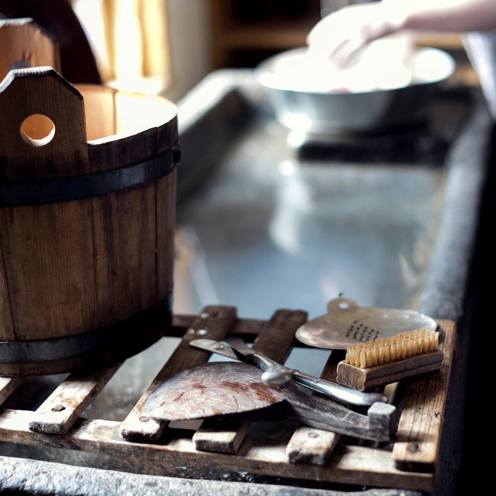 LDugardein's tweet photo. Vinegar kills 99.9% of bacteria - Simple Life Happy Home https://t.co/yYlaohE2qx #cleanbudget #cleaningtips #frugal #housekeeping #simplelifehappyhome #SaveThePlanet #zerowaste #veganlife #gogreenbeforegreengoes #GoGreenTips #lifeisgood #kidsdeserveit #mummyblogger https://t.co/BSDNHzSGbs