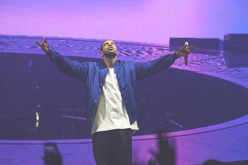 EnvyMGZN's tweet photo. We hereby dub February 16th "Drake Day" after the drop of his truly inspirational video for "Gods Plan". If you haven't watched it yet, you're playing yourself. https://t.co/riYykX24S9
#Drake #GodsPlan #ScaryHours #Drizzy #FBF #FlashbackFriday #FeelGoodFriday #Friyay https://t.co/uljrxBXiZy