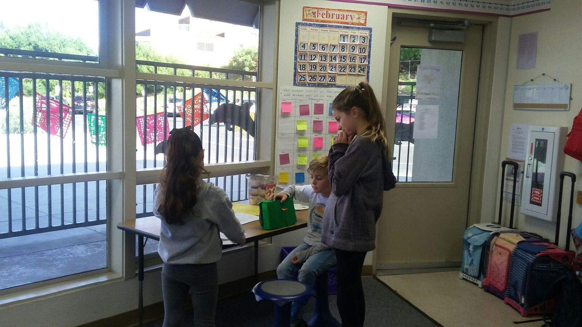 mrscmasick's tweet photo. Third graders wrapped up their Design Sprint today with more prototyping and the opportunity to present our “stories” to 6th grade friends. Thank you so much for your help and valuable feedback. We loved having you visit! #DMUSD #DMHeights #DMHeights3 #DesignThinking https://t.co/dpJDA5s7XX