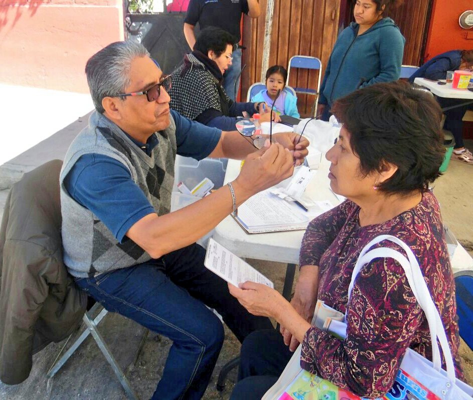 ACOaxaca's tweet photo. Servicios gratuitos de @ACOaxaca benefician a familias de la calle Mesa de Anáhuac, perteneciente a la colonia Volcanes. https://t.co/C2Nvx7vHnu