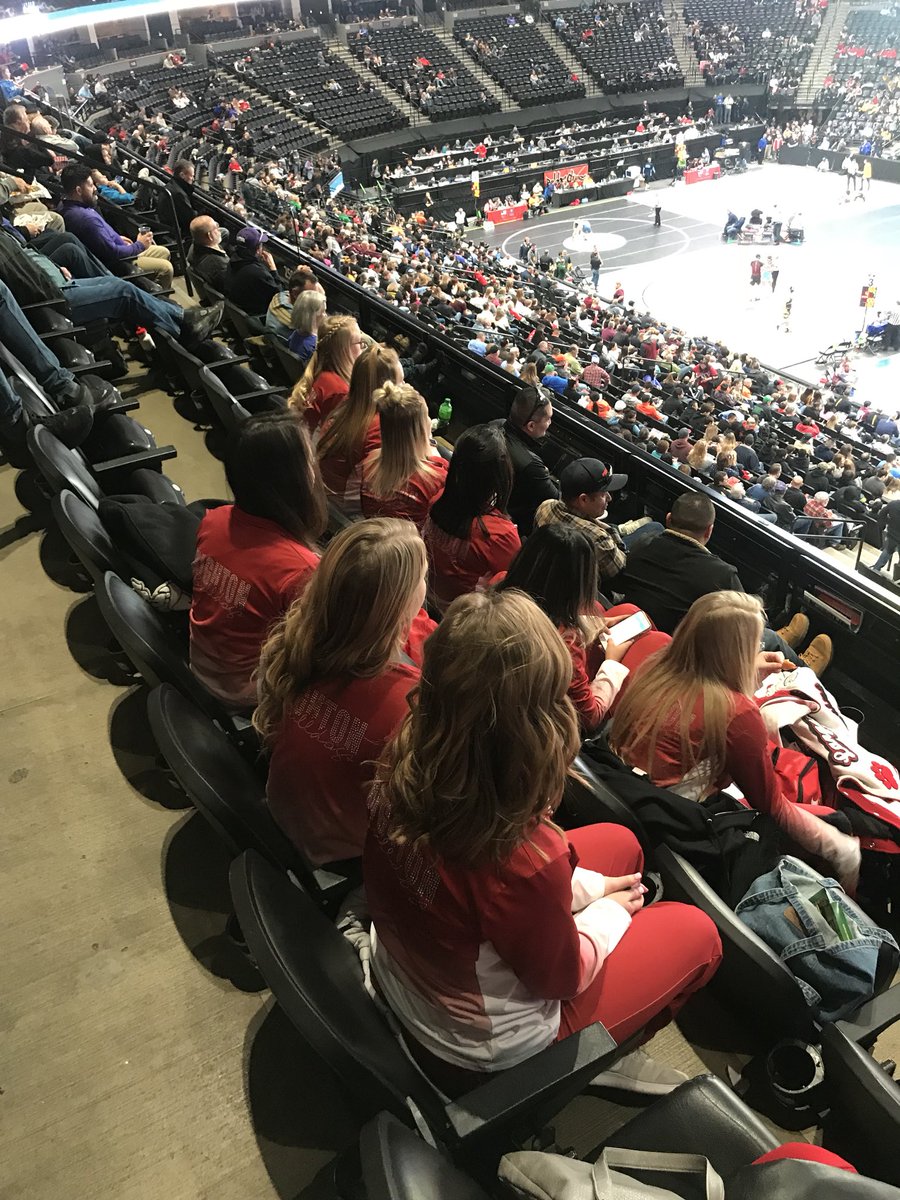 brightonhspoms's tweet photo. Here supporting our bulldogs at state wrestling 🤼‍♂️ ❤️🐾 https://t.co/LPAJryheSU