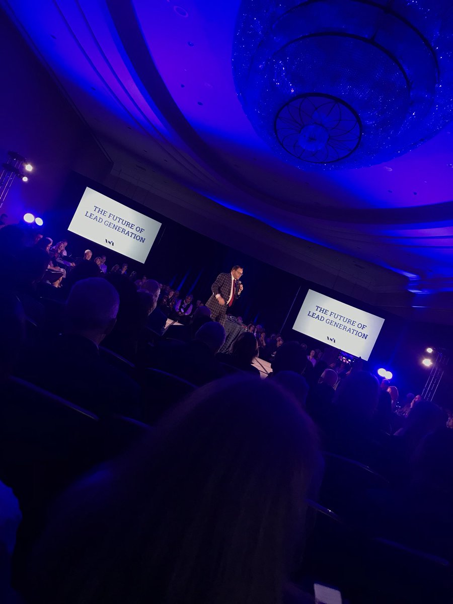 speakmichelle's tweet photo. “Same is lame.”
“What is your differentiator?”
“I dare you to be different.”
“Be relevant.”
“Be realistic.”
“Be repeatable.”
Genius from @jaybaer at #nsa18 #talktriggersFTW https://t.co/pVx3yPLztk