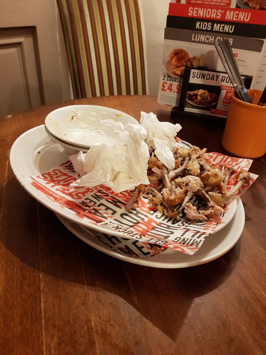 LimitlessAYC's tweet image. A satisfying debrief for exhausted leaders, cracking night all round - them kids sure do like shooting us leaders!! #LazerTag