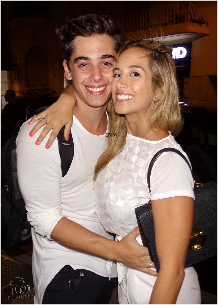 CintiaVRojas's tweet photo. #JustoEstaNoche #Cellardi @sergiocelli y @estefiberardi https://t.co/Bk4KIdWcrn