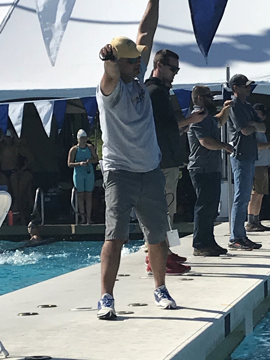 corriefalcon's tweet photo. @UCSDSwimDive looking really strong at conference! Over 1/2 way finished with 3 sessions to go!  Come out and support your @UCSDtritons 🧜‍♂️💛💙🔱🏊🏽‍♂️🏊🏽‍♀️ https://t.co/OjJuB3Pocw