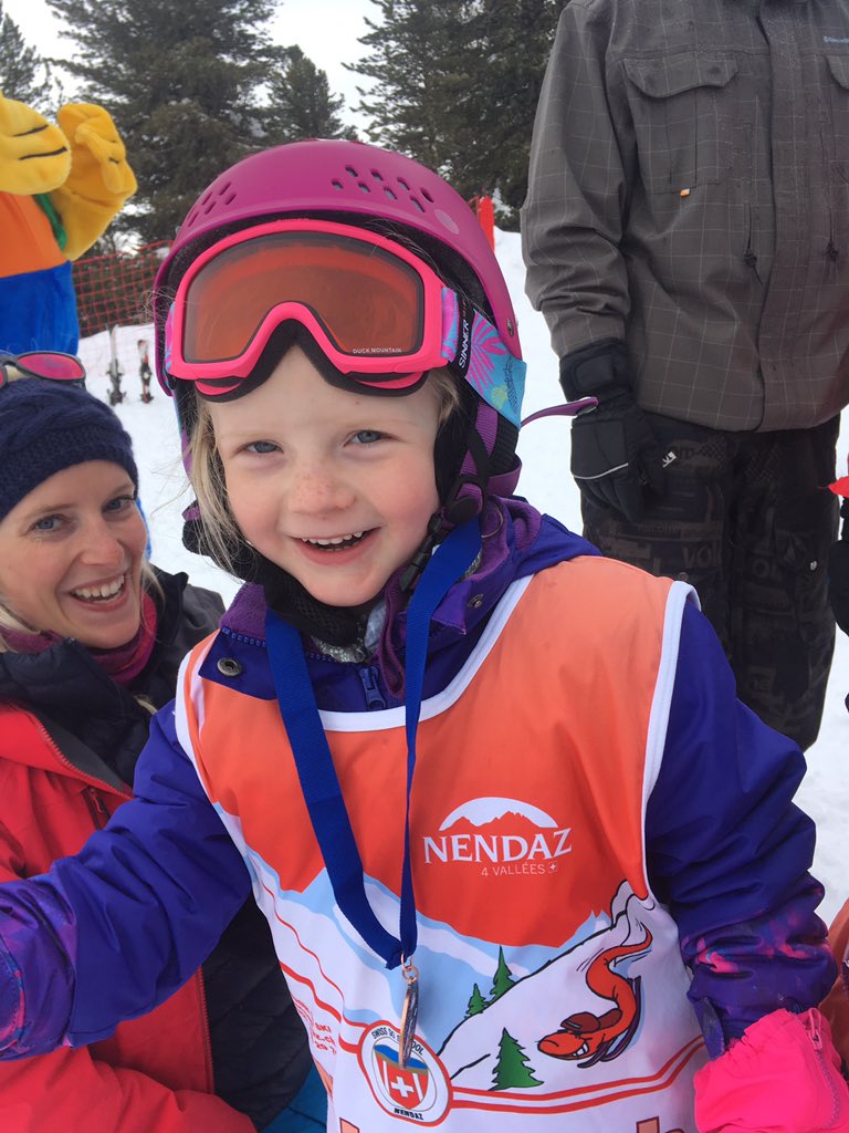 Cryan2020's tweet photo. Special shout out to #Sarah & all the @NeigeAventure Team ⛷@NendazSuisse #onehappygirl #skischool #skibunny #MedalofHonor #snowli 🐰#THANKS for a great week 👍🇨🇭 https://t.co/z79XFPvVt0