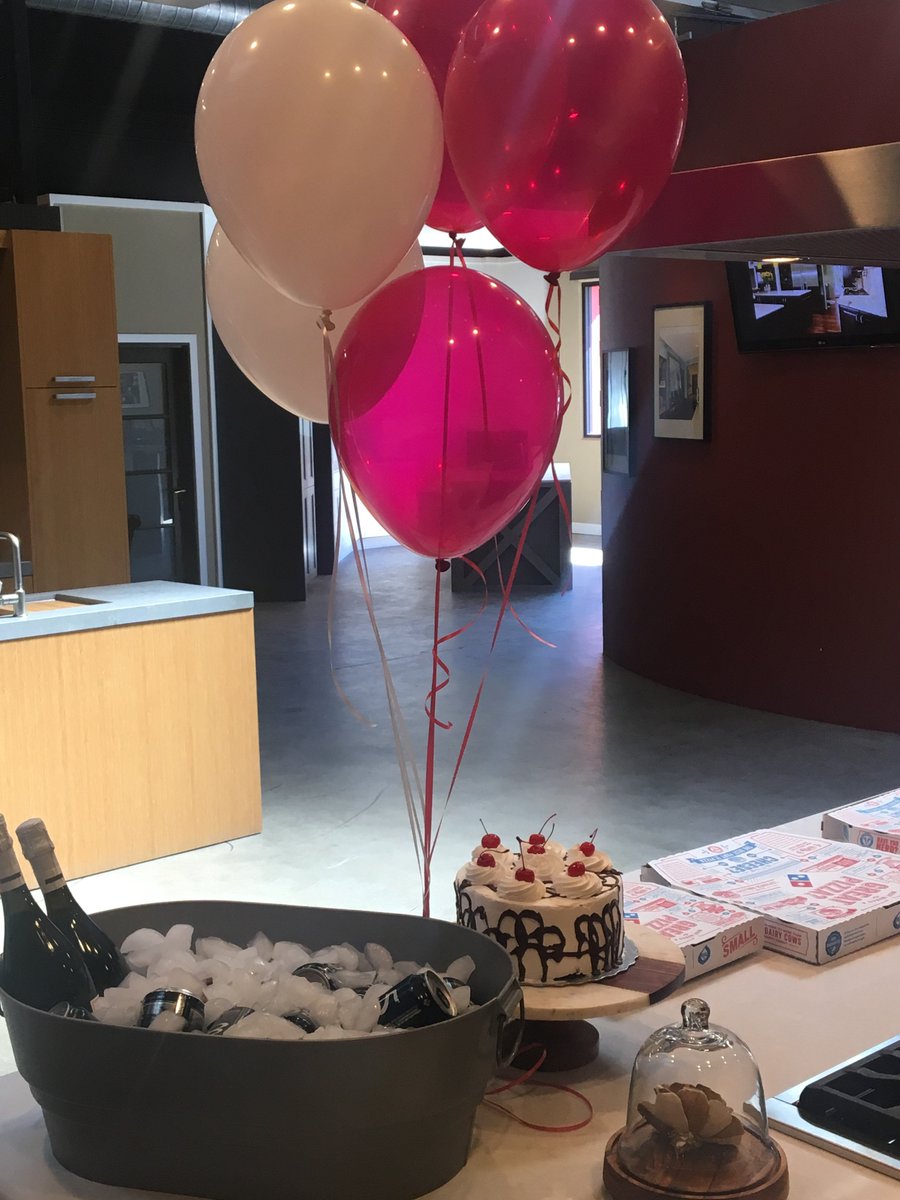 remodelwithus's tweet photo. Cheers to 32 years of making dream homes become a reality! #AnniversaryCelebrations #HomeRemodeling #32YearsYoung https://t.co/BalQhBYkQz
