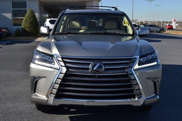 ButlerLexusAtl's tweet image. The 2018 Lexus LX 570 is expertly crafted to provide you with plenty of luxury and style! #LegendaryRides #AllintheDetail #FunOnWheels bit.ly/2F8gizO