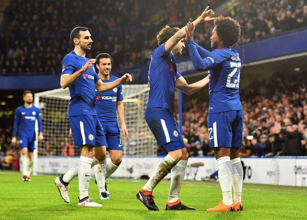 DZappacosta's tweet photo. Just a great pic from tonight! 💙👌 #CHEHUL https://t.co/mandJ44tLK