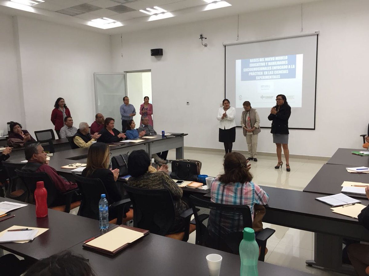cobaep's tweet photo. Más de 40 docentes del @cobaep encargados de laboratorios recibieron curso de capacitación en habilidades socioemocionales enfocado a la práctica en las ciencias experimentales en la Biblioteca Central de la @BUAPoficial #CapacitaciónCOBAEP https://t.co/rKOTjIcEaD