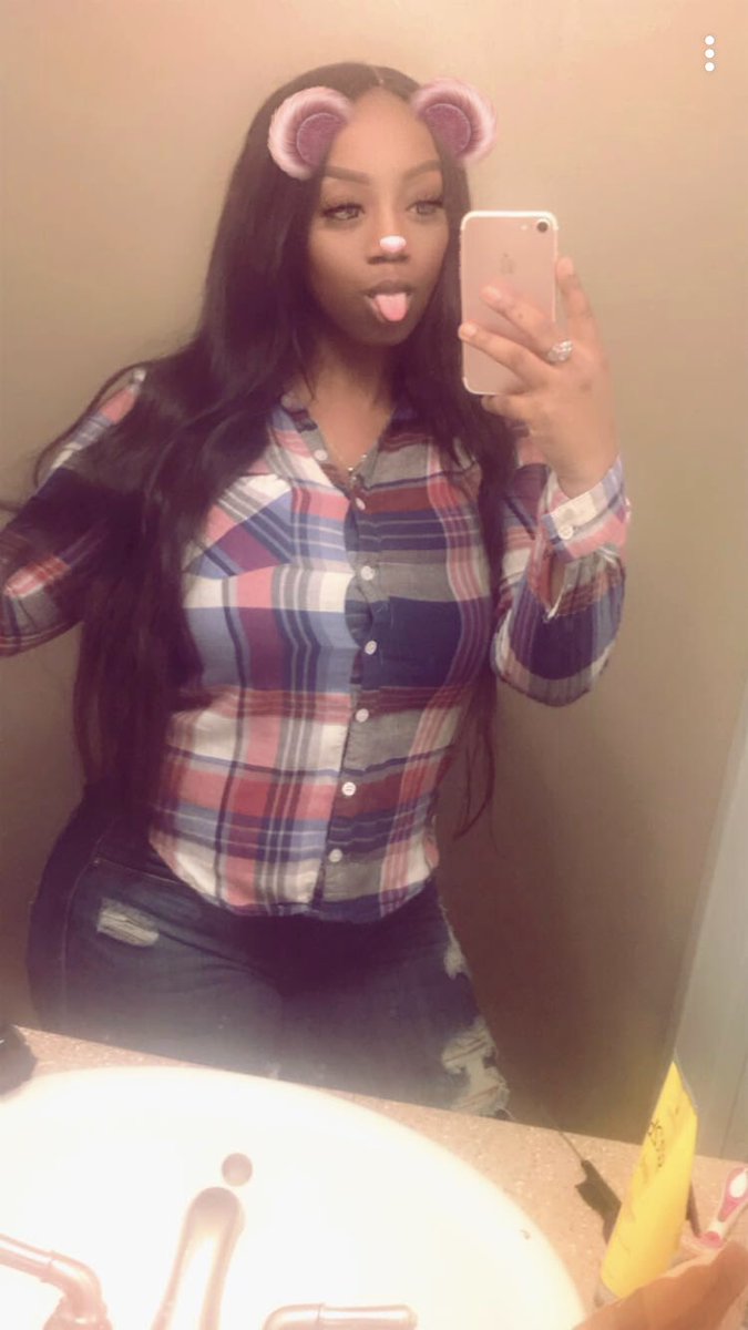 S H E N A 💕👑🍭 tweet media