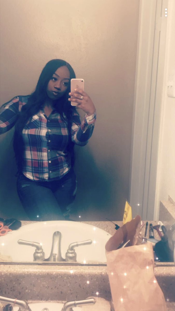 S H E N A 💕👑🍭 tweet media