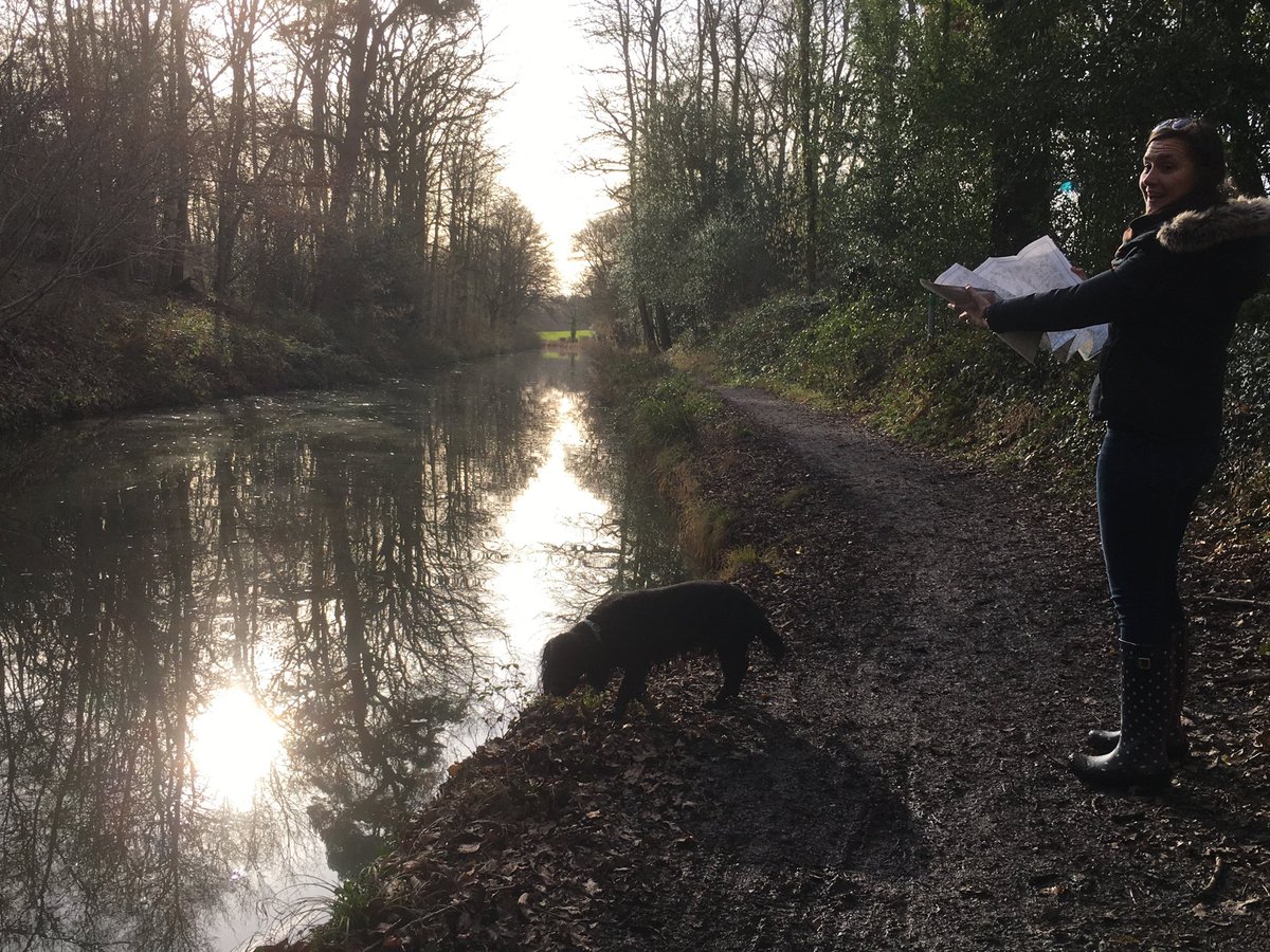 angierosiesmith's tweet photo. Charlie enjoyed finding the canal at Winchfield today #thanksforthemap @ccwinch #itsavicarsdogslife https://t.co/l4OvWkBAEw