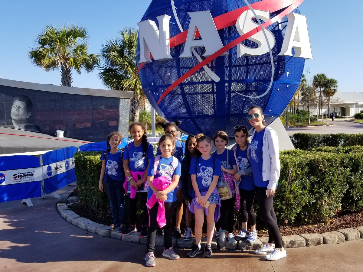 CurbeloDayami's tweet photo. Had the pleasure of chaperoning my daughter's field trip today. As a child I never had the opportunity to go, but sharing it with her and her classmates made it worth the wait! 🚀😊
@RobinMaya13 Thank you!
@NBFelem 
#knownova https://t.co/vARibKMOeY