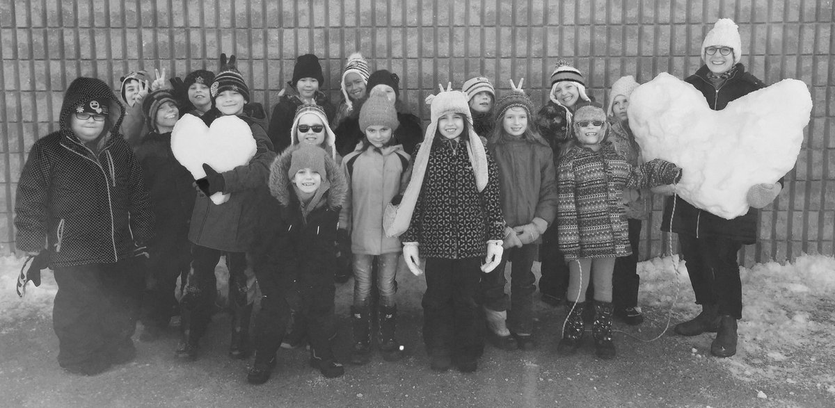 djezck's tweet photo. Kurtz's 2/3s braving the cold and celebrating #kindnessweek https://t.co/k99DT2qxyd