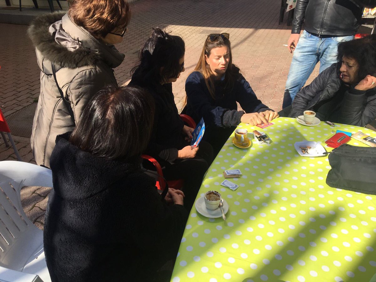 CalabriaTw's tweet photo. Stamattina al mercato della Serpentara a #CastelGiubileo #QUIeORA @forza_italia https://t.co/d1Vgn4sw3u