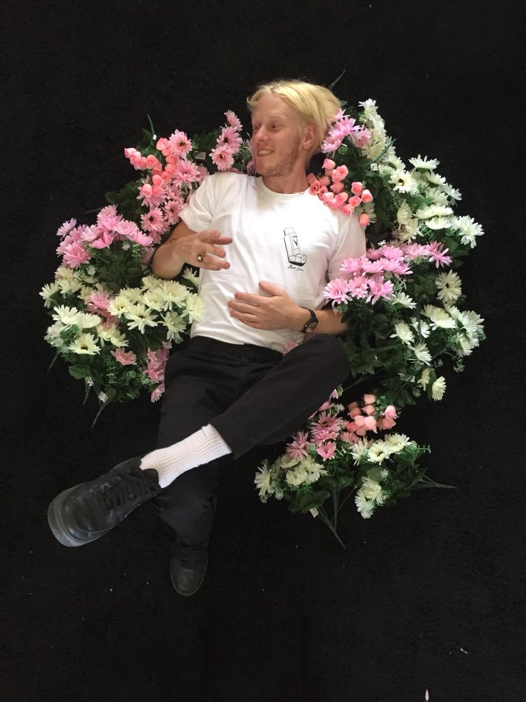 Wait, what!? You like flowers, music and new FD merch? Probs should head upstairs @ The Gaso 7:30pm tonight. w/ @musicbyfreya &amp; @aeoramusicaus
