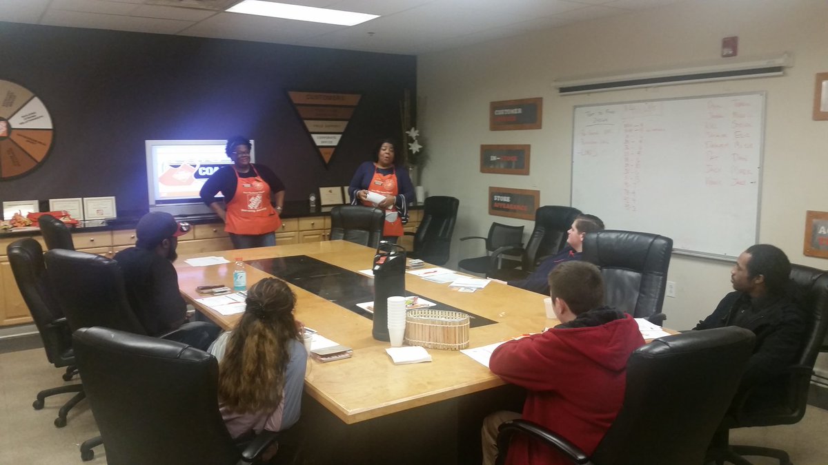 #4637orientation today. Safety demo&tour. All enrolled in Homer Fund! @kattyniner @witman68 @MAEngagement #D34Pride