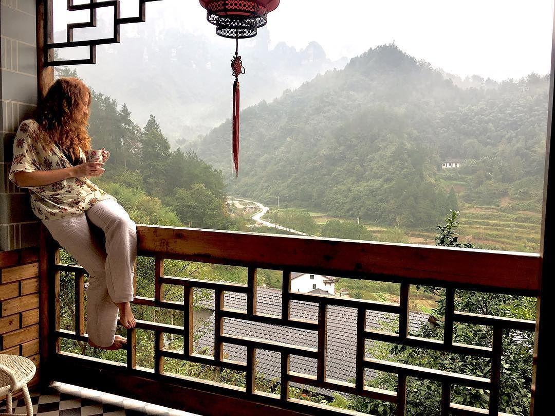 Airbnb's tweet photo. What better way to ring in Lunar New Year than with a view of the Yang Jia Jie Mountains?

Look far enough and see your weekend ahead of you: a visit to the Grand Canyon Glass Bridge, and hiking along the National Park's "floating" sandstone pillars. https://t.co/IWtUnTMo2U
