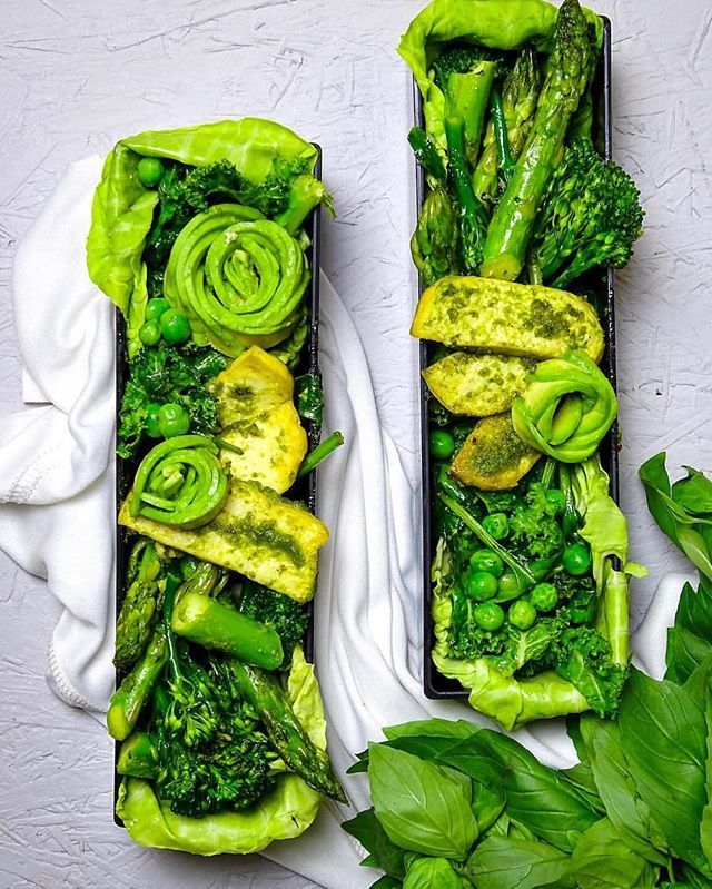 letscookvegan's tweet photo. All Green Boxes by @flux.drink 💚
Consists of mixed green veggies of asparagus, broccoli, kale, spinach and peas, cooked in a pesto of fresh basil, extra virgin olive oil, pine nuts, garlic cloves, lemon juice, salt, pepper and nutritional yeast.
Firm tofu, coated in more of … https://t.co/b2UzY6pAfs