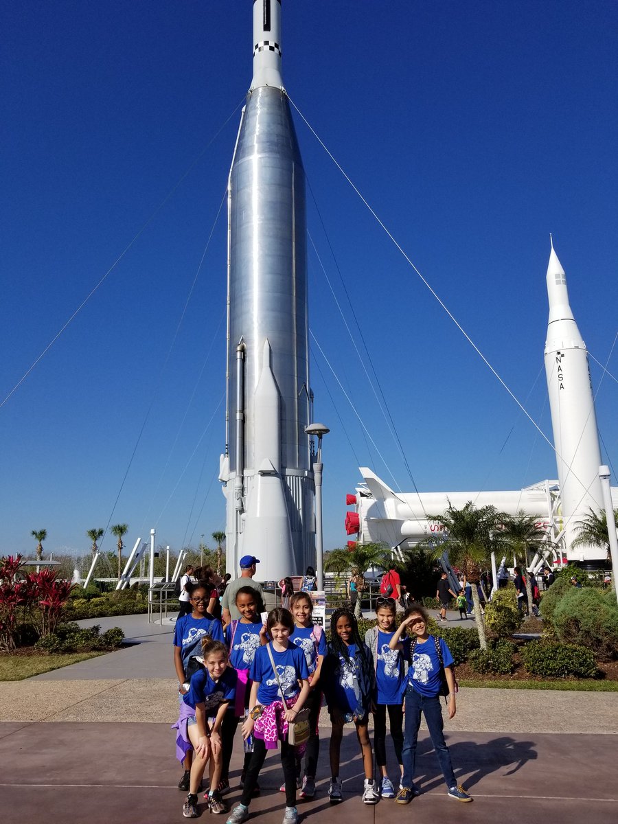 CurbeloDayami's tweet photo. These girls had an amazing time learning about human spaceflight and launch operations. #NASA 🚀
@NBFelem
@RobinMaya13
#funfridayfieldtrip
#shinningstars#ourfuture
#STEM#KnowNova https://t.co/XUO1dCDAZD