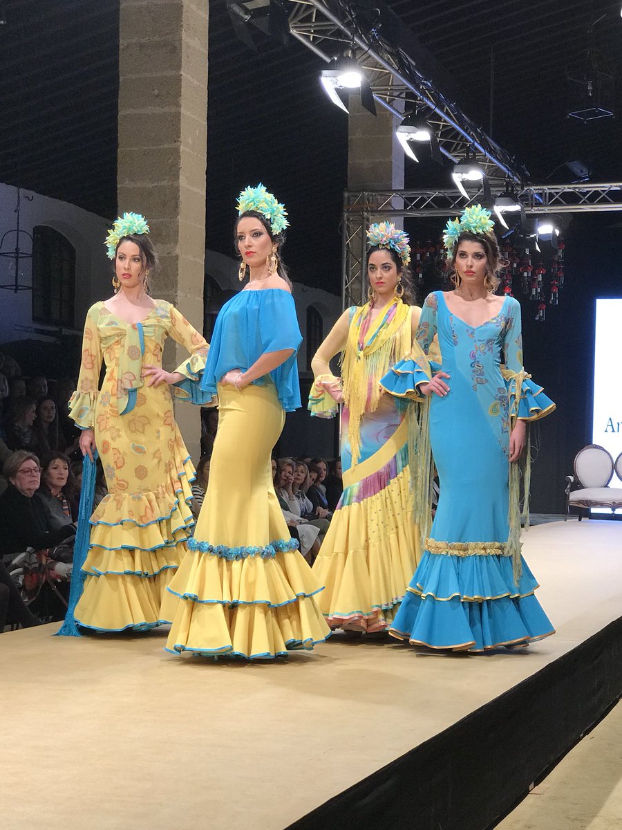 AngelesVerano's tweet photo. ¿Con cual irías a la feria este año? #coleccionamimanera #desfile @pasarela_flamenca_jerez #tendenciaflamenca #modaflamenca #modaandaluza #dresscodeflamenca #flamencadress Puedes coger cita e informarte sin compromiso ☎️en la bio https://t.co/lGadafiZ18