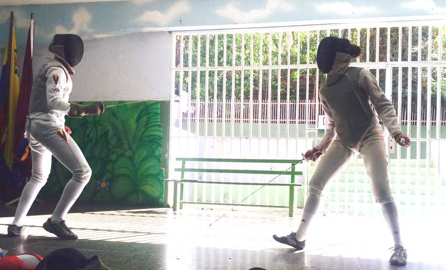 sedejuanito's tweet photo. Hoy tuvimos exhibición de esgrima por alumnos pertenecientes a la selección de Carabobo y al @colegiojuan23 , quienes conforman la base de la región en campeonatos nacionales. Orgullosos de nuestros talentosos esgrimistas Hermanas Magallanes, Alejandro Pineda y Carlos Carrasco. https://t.co/sK6doKxI5z