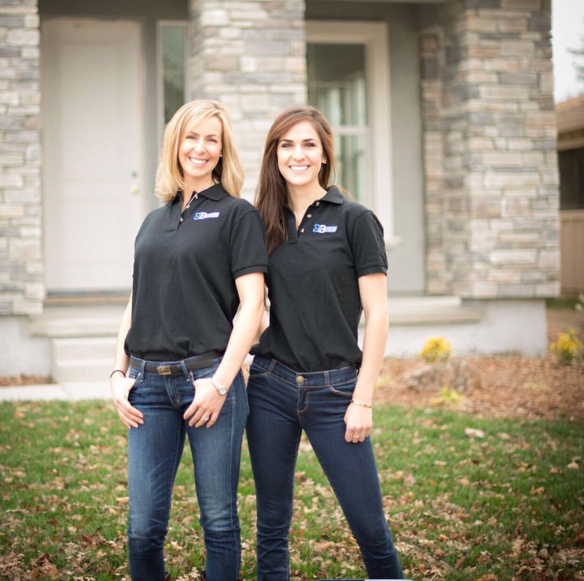 BardisHomes's tweet photo. Just your determined, hustling #BadAssLadyBosses back in 2015! ππͺ #FlashbackFriday
#WeBuildCommunity
π· @womenofsac (IG) https://t.co/OgR5O98dRi