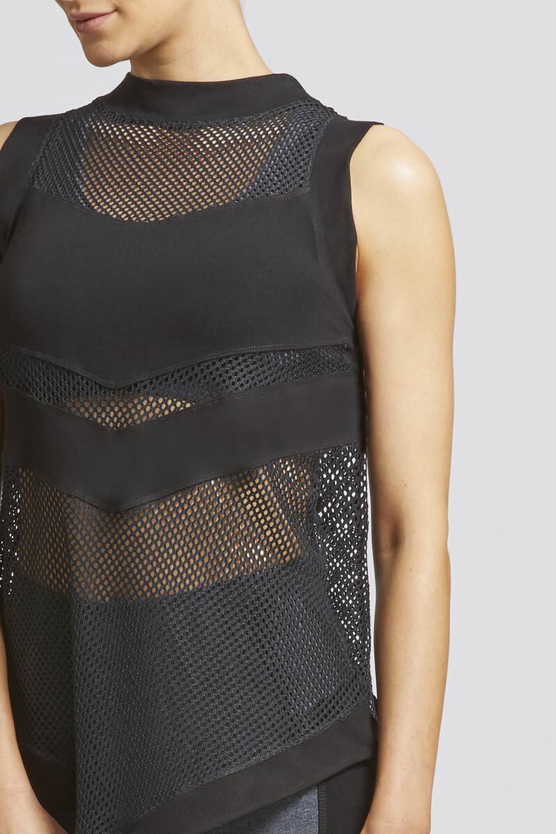 TLCSport's tweet photo. Light coverage. 24 hour wear. Easy appliance.💄Throw this over a bra for a cool and covered look. Part of our #CoolMesh Collection. #collectioncairo #coolmeshtlc #gymwear #fitfam #personaltrainer #fitnesswear #healthylife #girlswholift #sportswear #womenssportswear #girlswhosquat https://t.co/tqWvFiy4gt