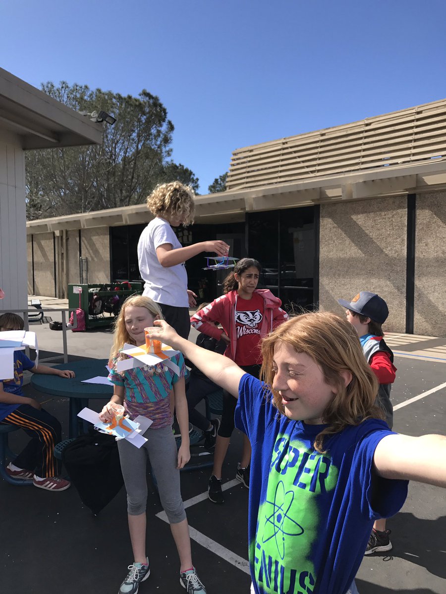 ColleenPrattEDU's tweet photo. The aliens landed safely! Design project inspired by Falcon Heavy.#prattbadgers https://t.co/AoIpsplO1Z