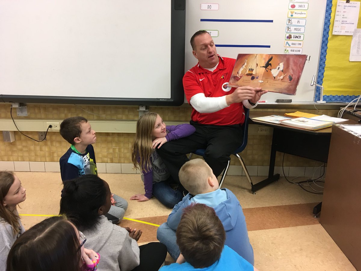 MrPedersonCLS's tweet photo. Thanks Addie’s dad for being our Mystery Reader today!! #CSLGreats #ILoveToRead https://t.co/7IvUuATMAx
