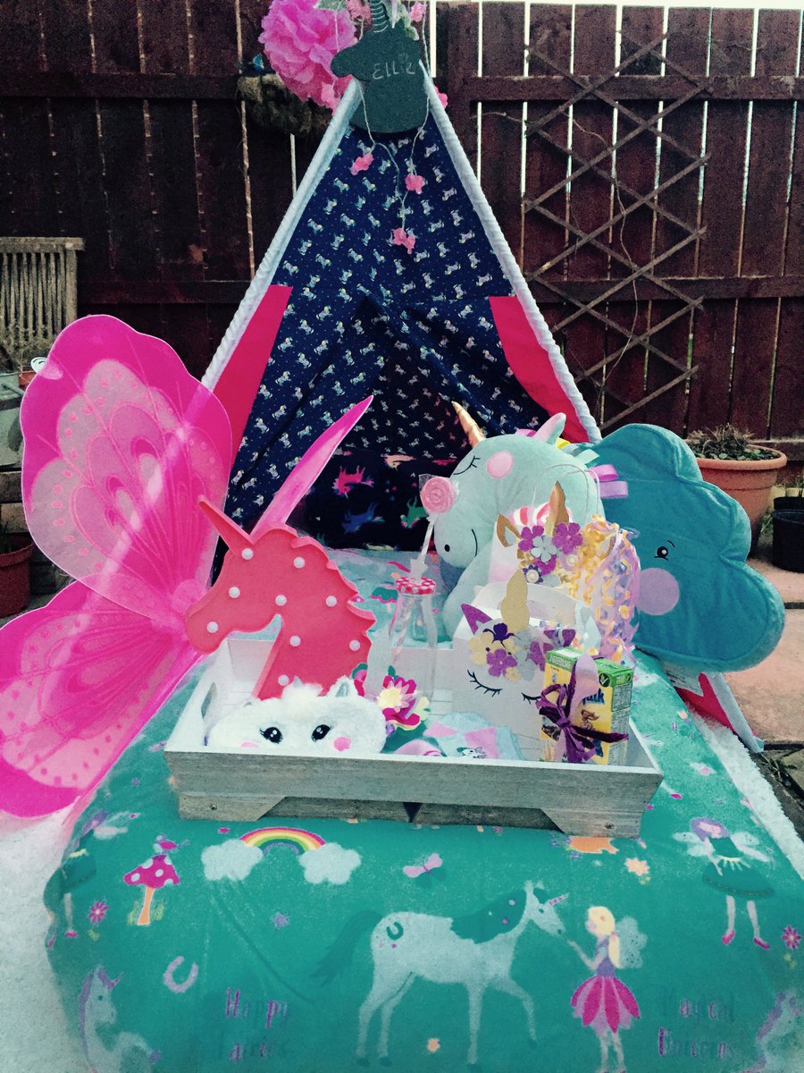 StargazersTepee's tweet photo. #stargazers #unicorn #sleepoverparty 🎉🍭💖 https://t.co/L7qtGpA8Hq