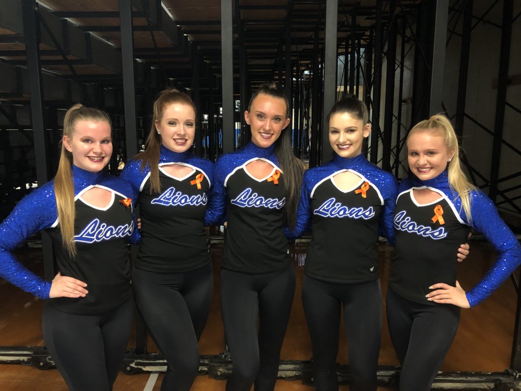 NHSLionette's tweet photo. Tonight these five beauties took the floor as Lionettes for the last time. I cannot begin to sum up in one post how much they mean to us. New🏠s power, Julie’s grace, Gleeb’s laugh, Belle’s smile, and Kenzie’s guidance have helped make this team what it is today. We ♥️ you! https://t.co/8JrmwdSwNj