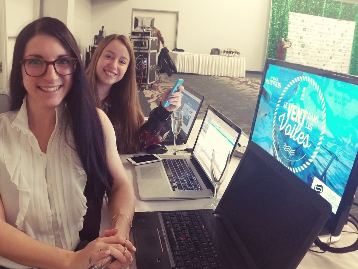 agenceREZO's tweet photo. Ce soir, Karine et Jackie sont dans les coulisses du Gala Radisson pour animer les réseaux sociaux de la Chambre de commerce et d'industries de Trois-Rivières! Bonne chance à tous les finalistes. 🏆 #galaradisson https://t.co/TT0dOjBOK5